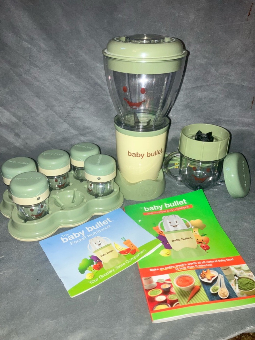 Baby Bullet Baby Food Maker Bundle Like New